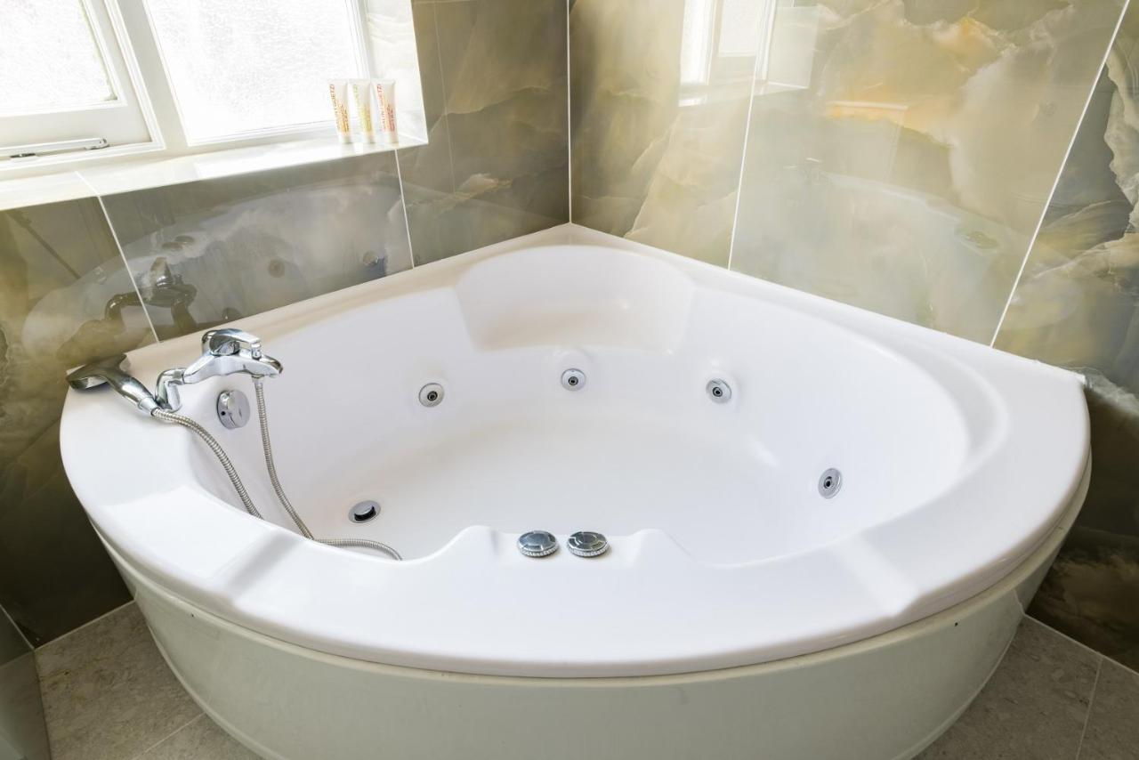 The Sussex Garden Retreat - Elegant 2Bdr Flat Appartement Londen Buitenkant foto